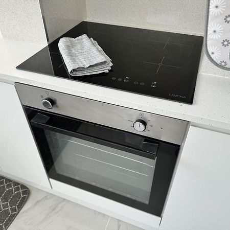 Villa Modern 3-Bed Hideaway Near Westgate With Parking Canterbury Esterno foto