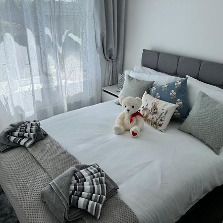 Villa Modern 3-Bed Hideaway Near Westgate With Parking Canterbury Esterno foto