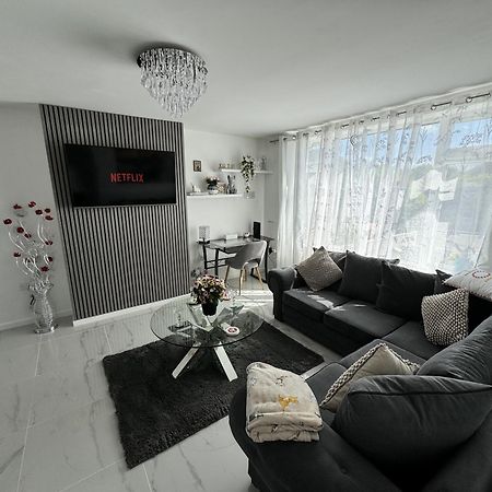 Villa Modern 3-Bed Hideaway Near Westgate With Parking Canterbury Esterno foto