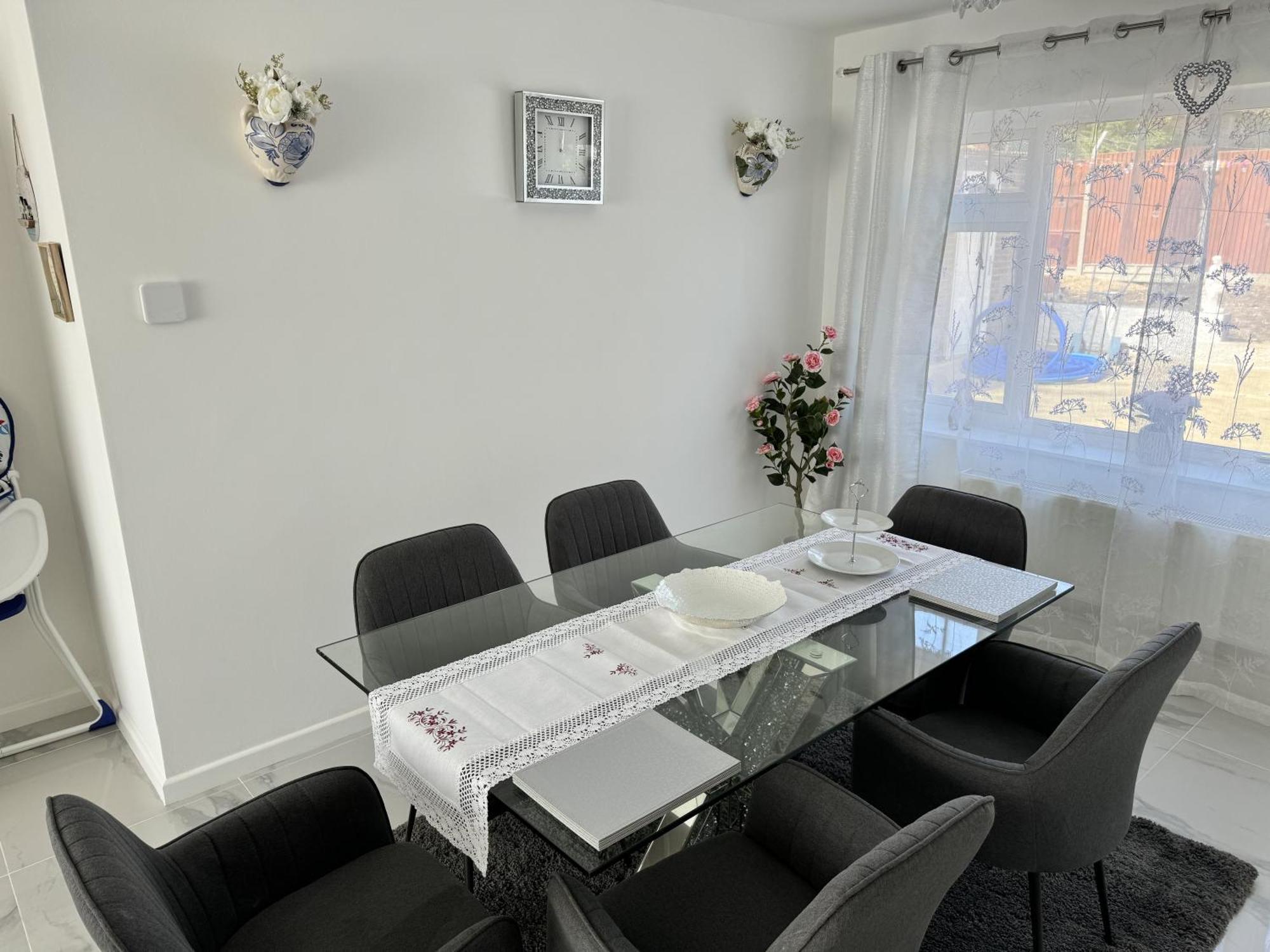 Villa Modern 3-Bed Hideaway Near Westgate With Parking Canterbury Esterno foto