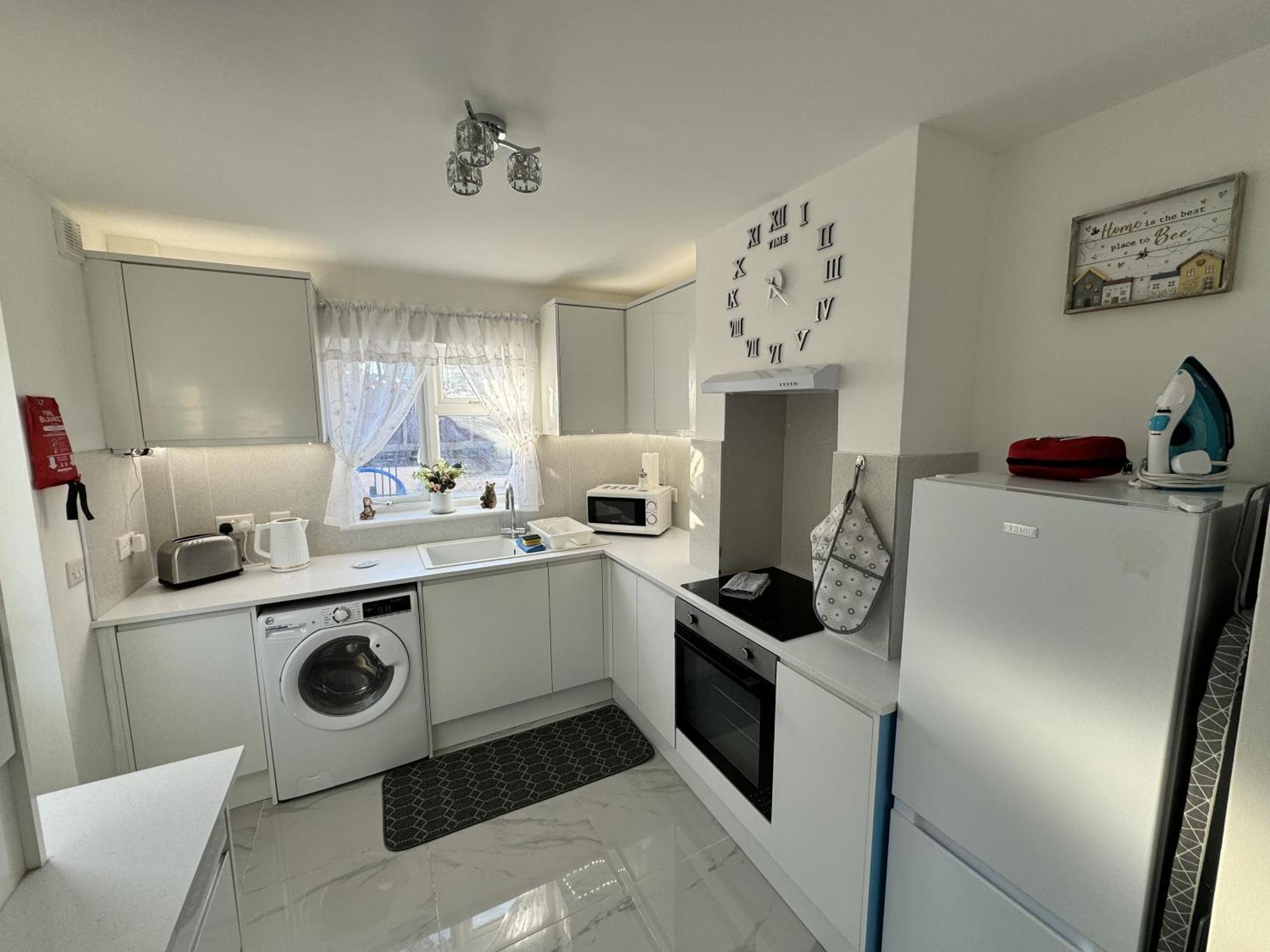 Villa Modern 3-Bed Hideaway Near Westgate With Parking Canterbury Esterno foto