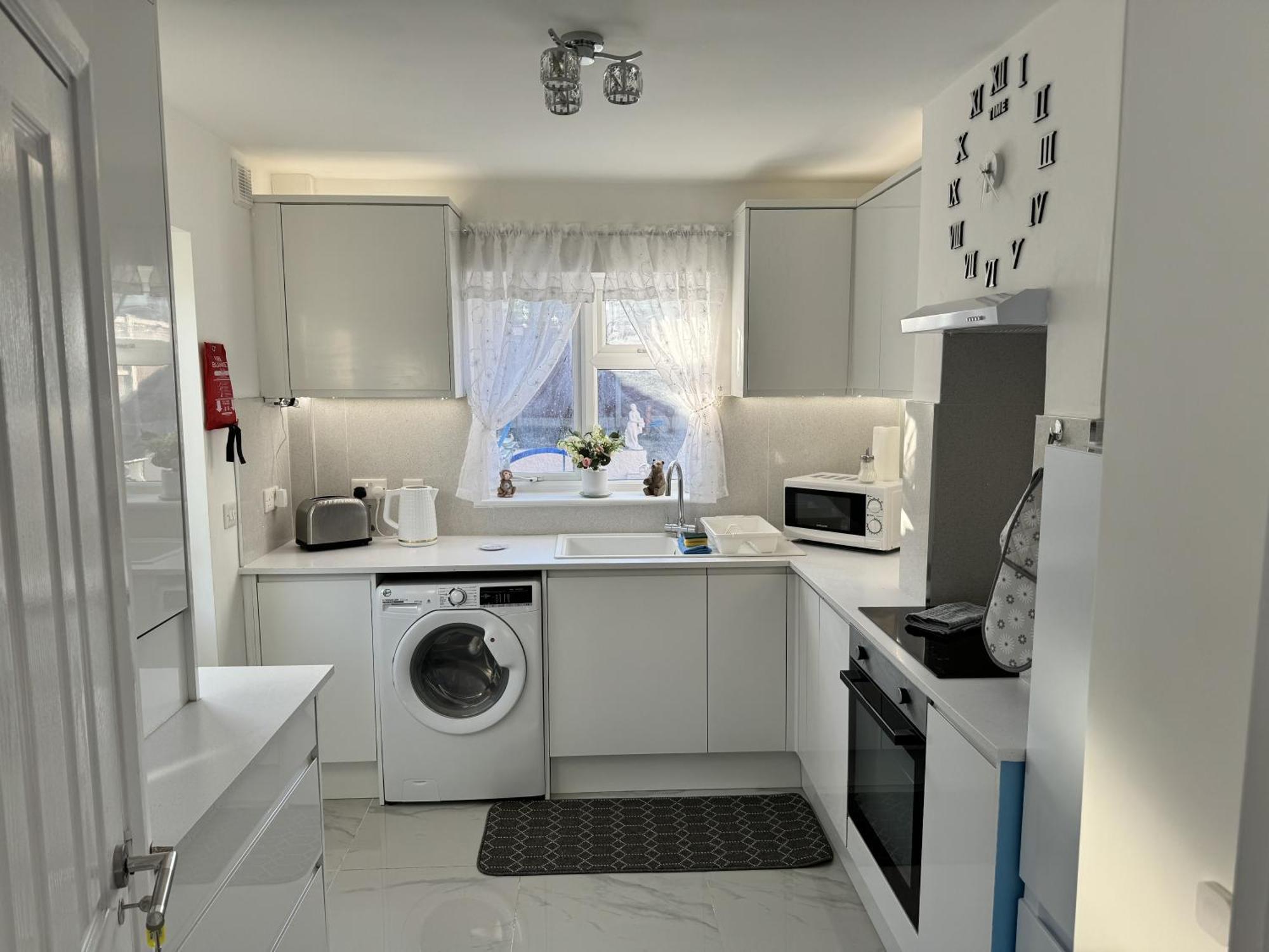 Villa Modern 3-Bed Hideaway Near Westgate With Parking Canterbury Esterno foto