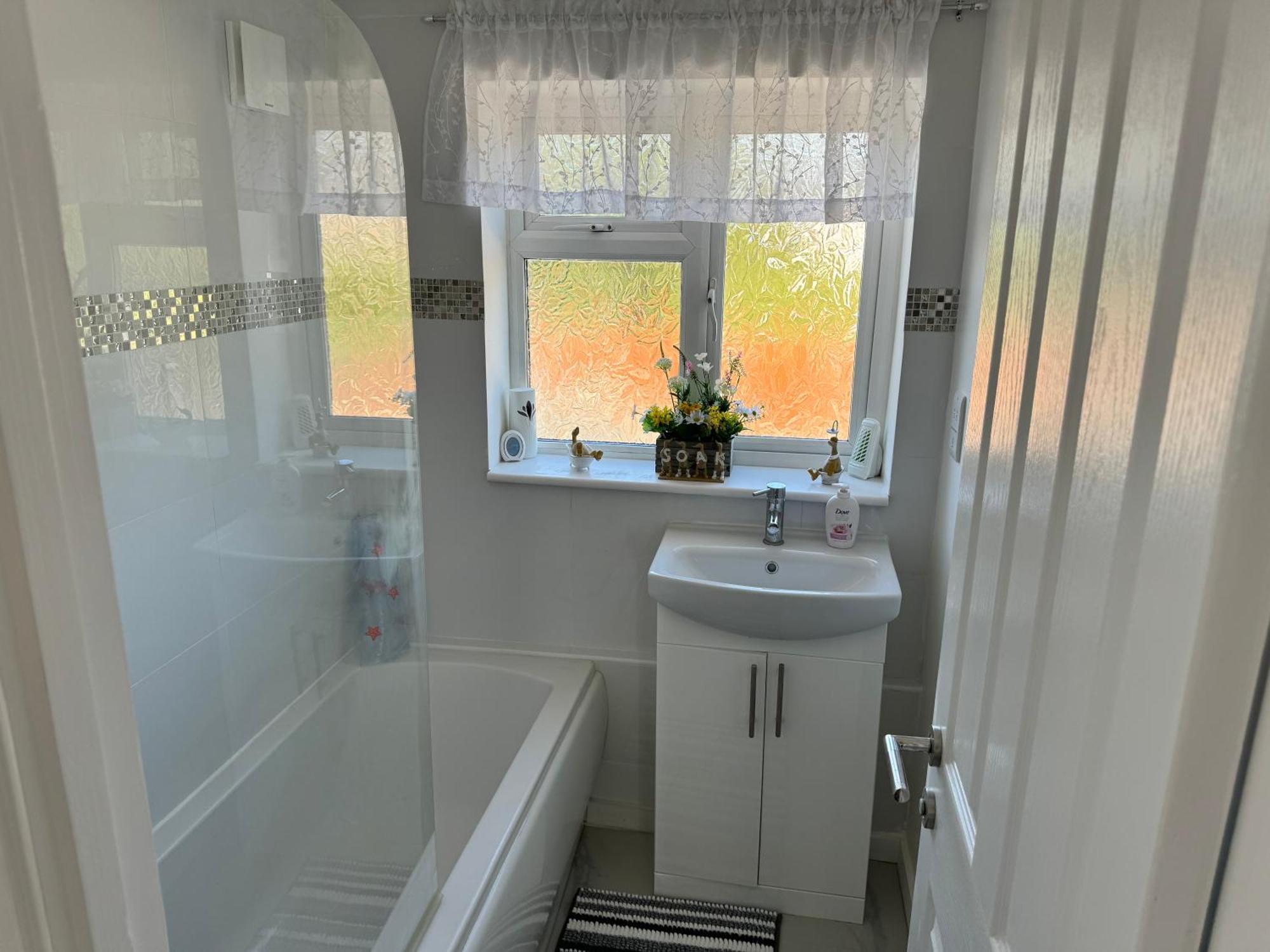Villa Modern 3-Bed Hideaway Near Westgate With Parking Canterbury Esterno foto