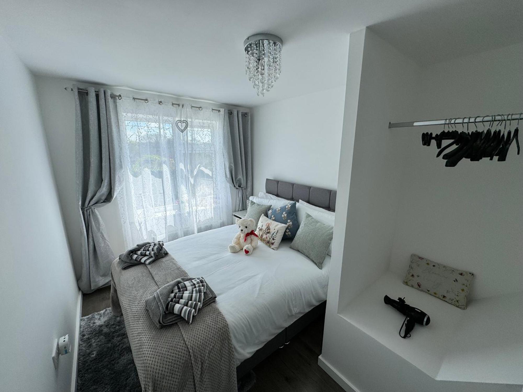 Villa Modern 3-Bed Hideaway Near Westgate With Parking Canterbury Esterno foto