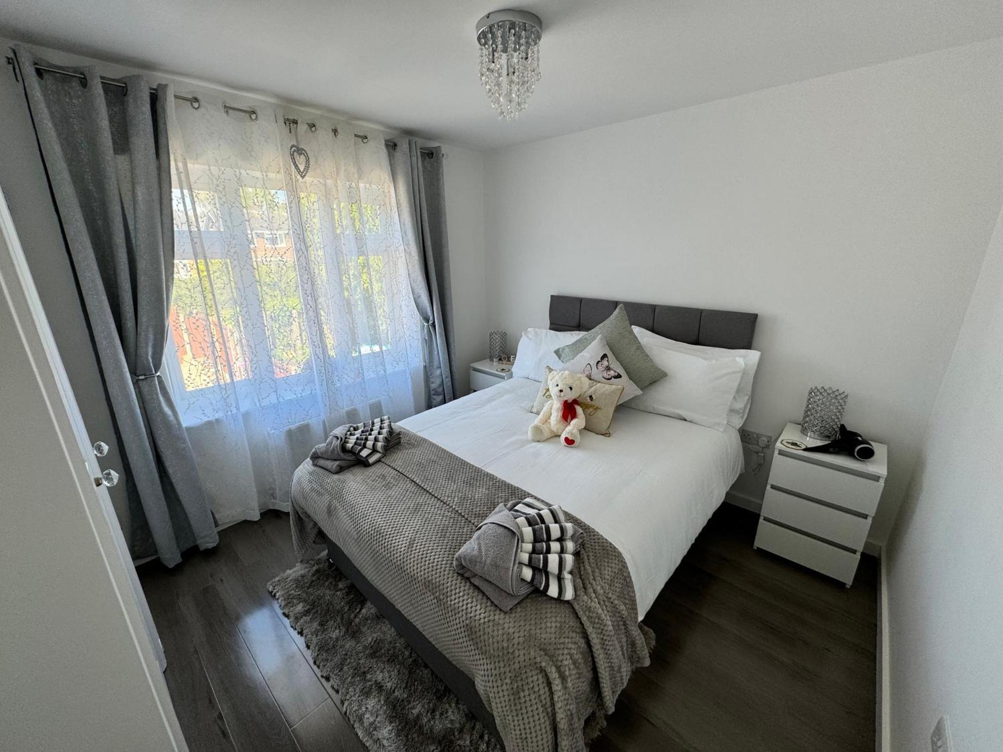 Villa Modern 3-Bed Hideaway Near Westgate With Parking Canterbury Esterno foto